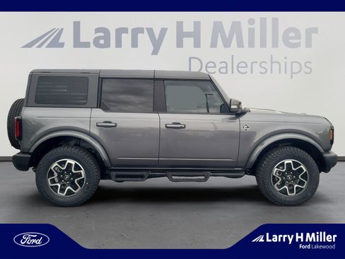 Used 2023 Ford Bronco Outer Banks image 6