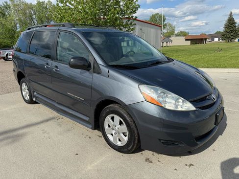Used 2007 Toyota Sienna CE FWD image 3