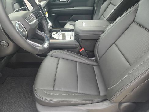 New 2026 GMC Yukon XL Denali w/ Sun & Power Step Package AWD/4WD image 11