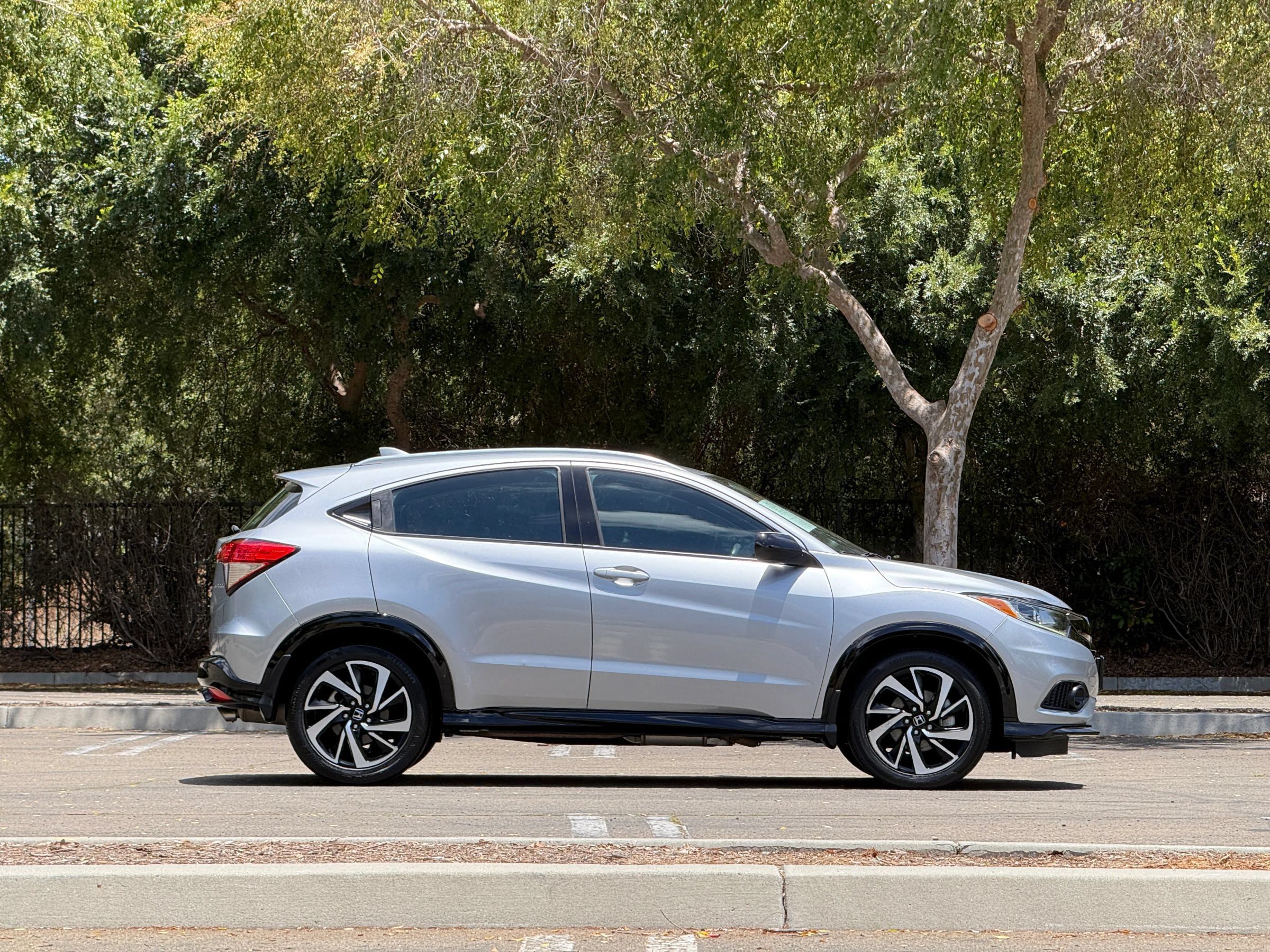 Used 2019 Honda HR-V Sport image 6