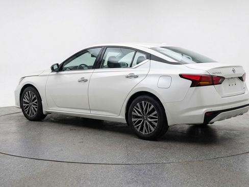 Used 2025 Nissan Altima 2.5 SV image 6