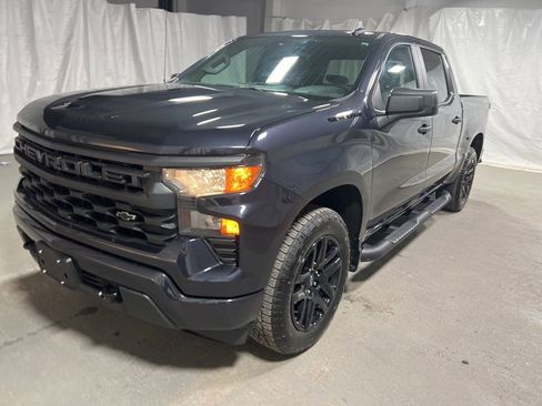 Used 2023 Chevrolet Silverado 1500 Custom image 3