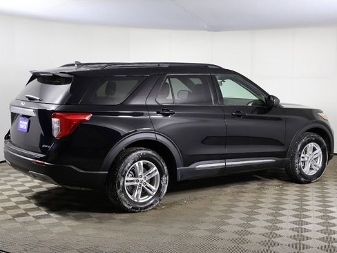 Used 2022 Ford Explorer XLT w/ Equipment Group 202A image 9