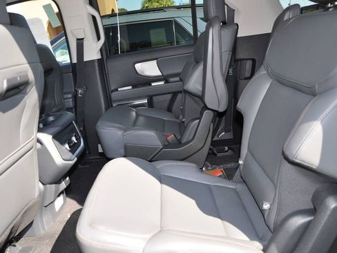 New 2025 Ford Expedition Max Active image 11