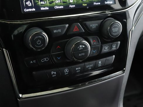 Certified 2021 Jeep Grand Cherokee Limited X image 16