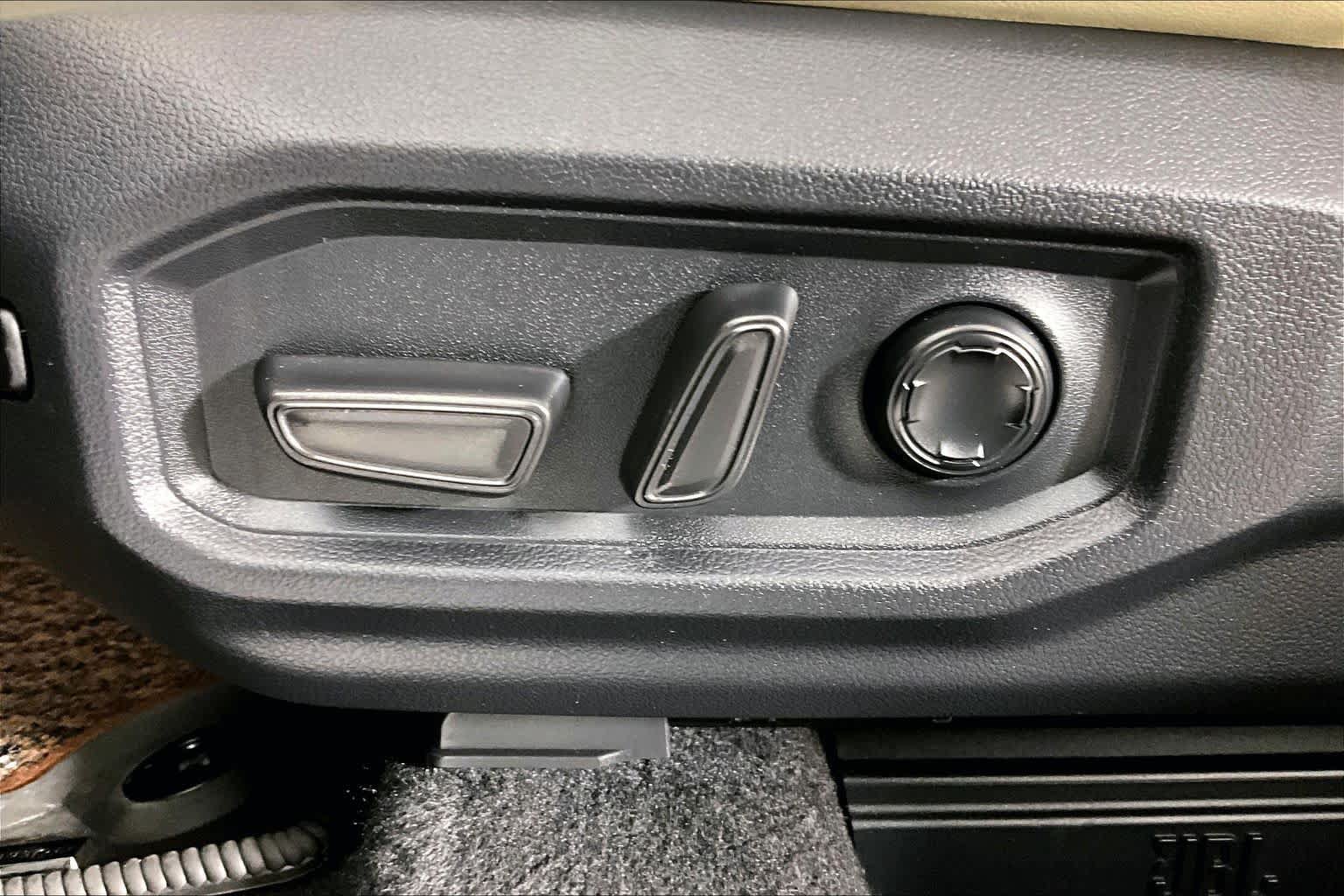 Used 2022 Toyota Tundra 1794 Edition AWD/4WD image 30