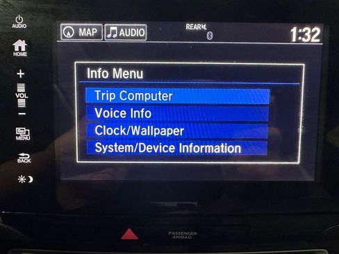 Used 2018 Honda Pilot Touring image 29