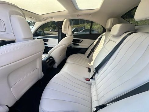 Used 2025 Mercedes-Benz E 450 4MATIC Sedan image 40
