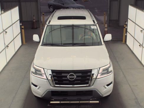 Used 2024 Nissan Armada SL w/ Captain's Chairs Package image 2