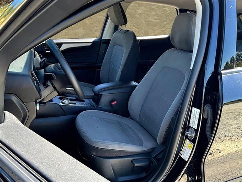 Used 2022 Ford Escape SE image 24