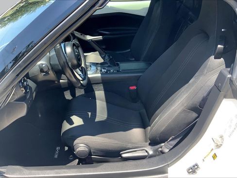 Used 2021 MAZDA MX-5 Miata Club RWD image 7