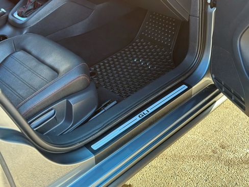 Used 2012 Volkswagen Jetta GLI image 35