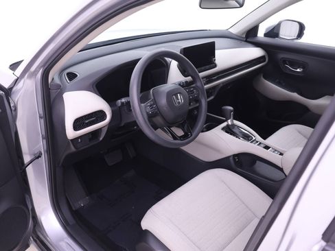 Certified 2025 Honda HR-V LX image 3