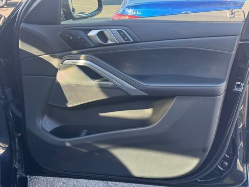 Used 2022 BMW X6 xDrive40i w/ M Sport Package image 27