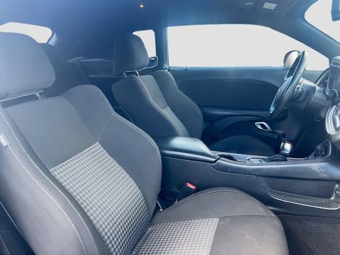 Used 2021 Dodge Challenger R/T w/ Blacktop Package image 26