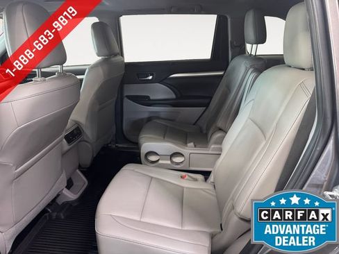Used 2019 Toyota Highlander XLE AWD/4WD image 22