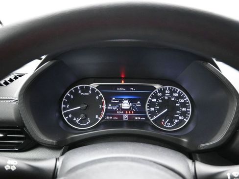 Used 2024 Nissan Sentra SV FWD image 16