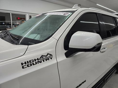 Used 2021 Chevrolet Suburban High Country RWD image 11