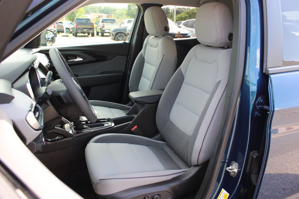 Used 2021 Chevrolet TrailBlazer LT w/ Convenience Package FWD image 11