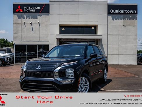 New 2025 Mitsubishi Outlander ES image 1