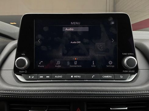Used 2025 Nissan Rogue SV FWD image 29