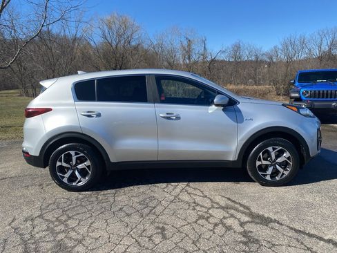 Used 2020 Kia Sportage LX image 2