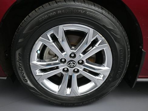Used 2021 Toyota Sienna Platinum AWD/4WD image 14