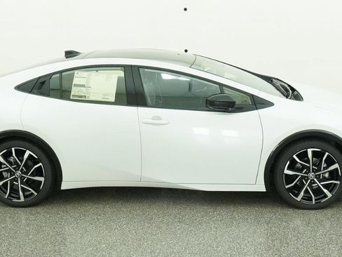 New 2026 Toyota Prius Plug-In Hybrid image 11