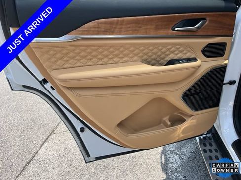 Used 2025 Jeep Grand Cherokee L Summit AWD/4WD image 18