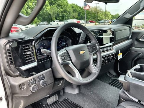 Used 2022 Chevrolet Silverado 1500 LT image 10