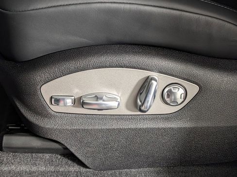 New 2026 Porsche Macan image 29