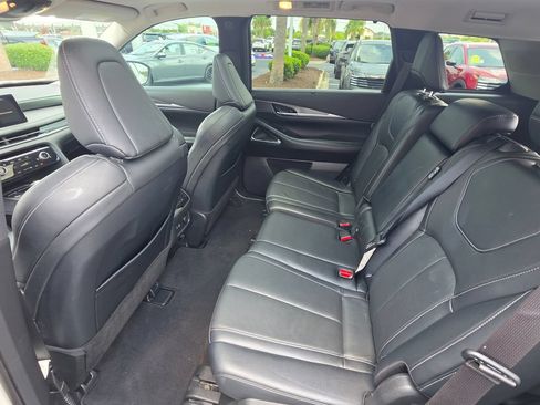 Used 2023 INFINITI QX60 Luxe w/ Performance Audio Package FWD image 17