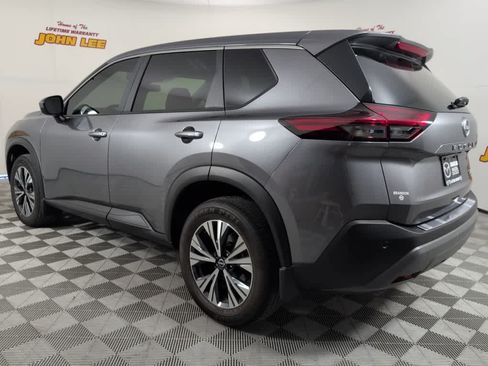 Used 2023 Nissan Rogue SV FWD image 3