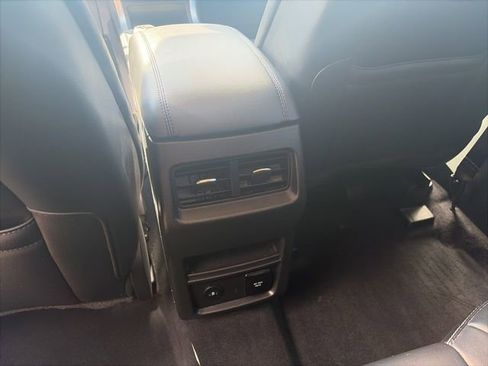 Certified 2024 Ford Edge SEL w/ Convenience Package AWD/4WD image 23