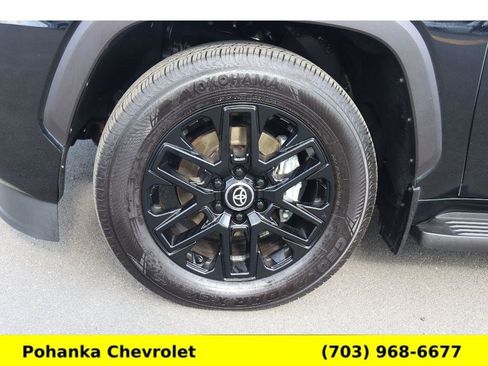 Used 2025 Toyota Sequoia Limited w/ Tow Technology Package AWD/4WD image 33