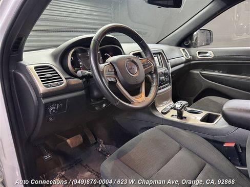 Used 2015 Jeep Grand Cherokee Laredo w/ Quick Order Package 23E image 11