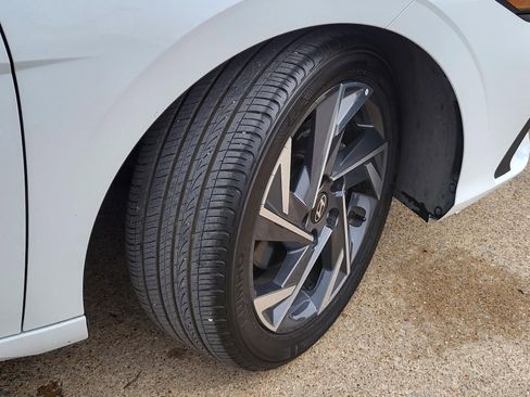 Certified 2025 Hyundai Elantra Sport image 5