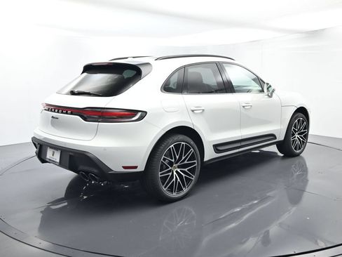 Certified 2026 Porsche Macan AWD/4WD image 15