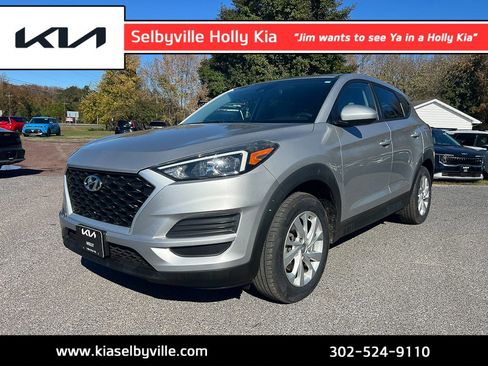 Used 2020 Hyundai Tucson SE image 1