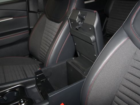 New 2026 Ford Explorer ST-Line w/ ST-Line Street Pack image 18