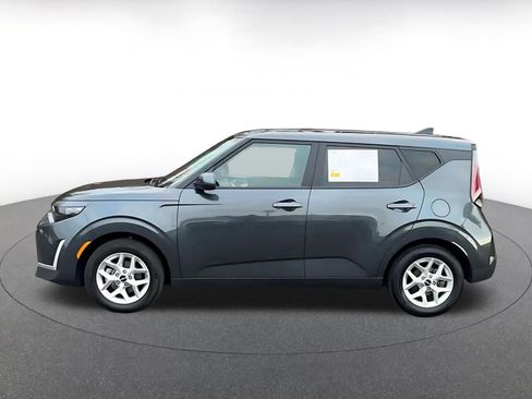 Used 2025 Kia Soul LX w/ LX Technology Package image 9