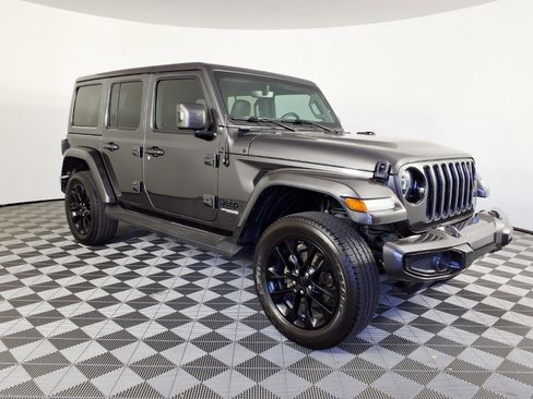 Used 2021 Jeep Wrangler Unlimited Sahara AWD/4WD image 3