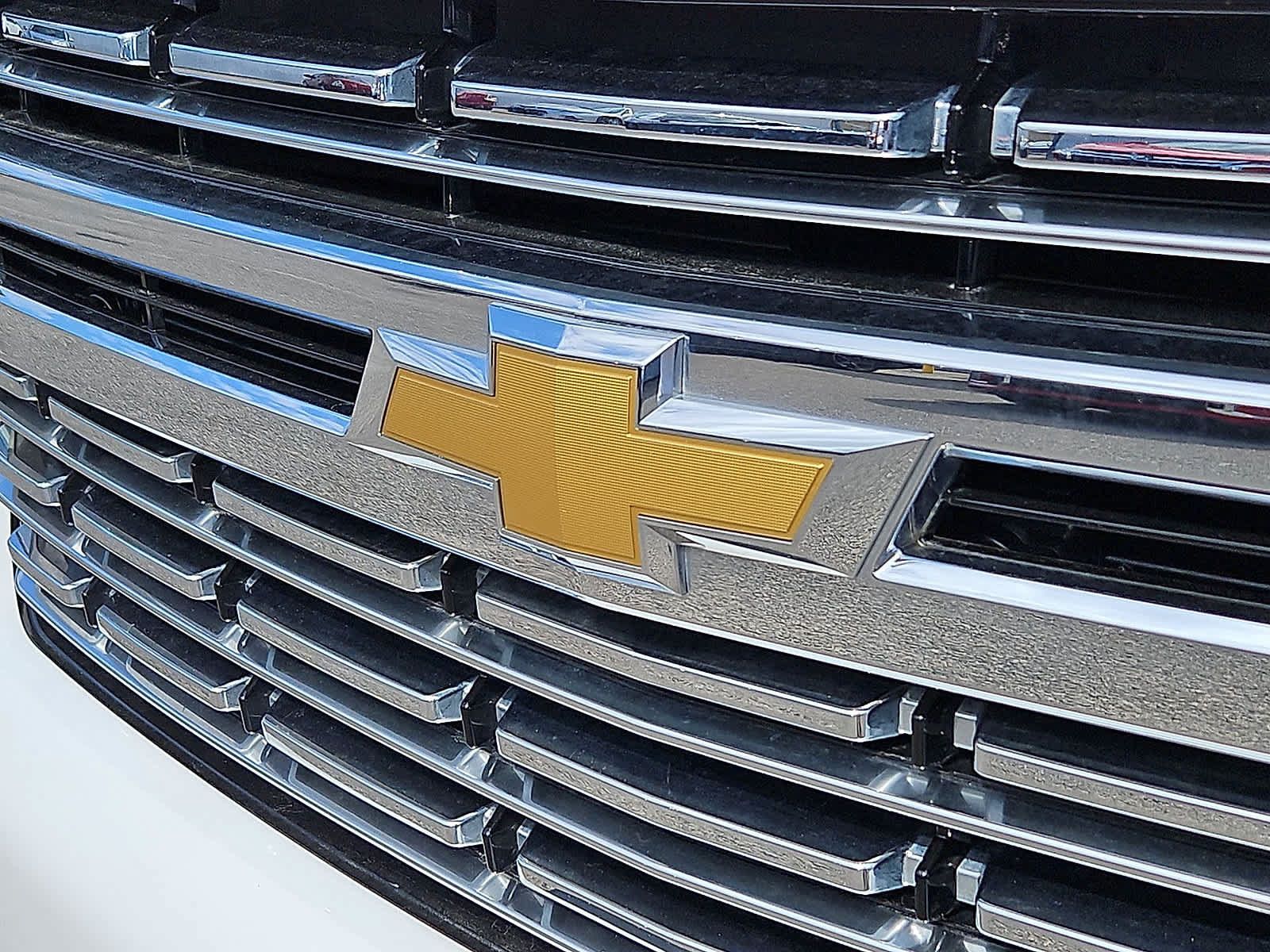 Certified 2024 Chevrolet Suburban Premier AWD/4WD image 36