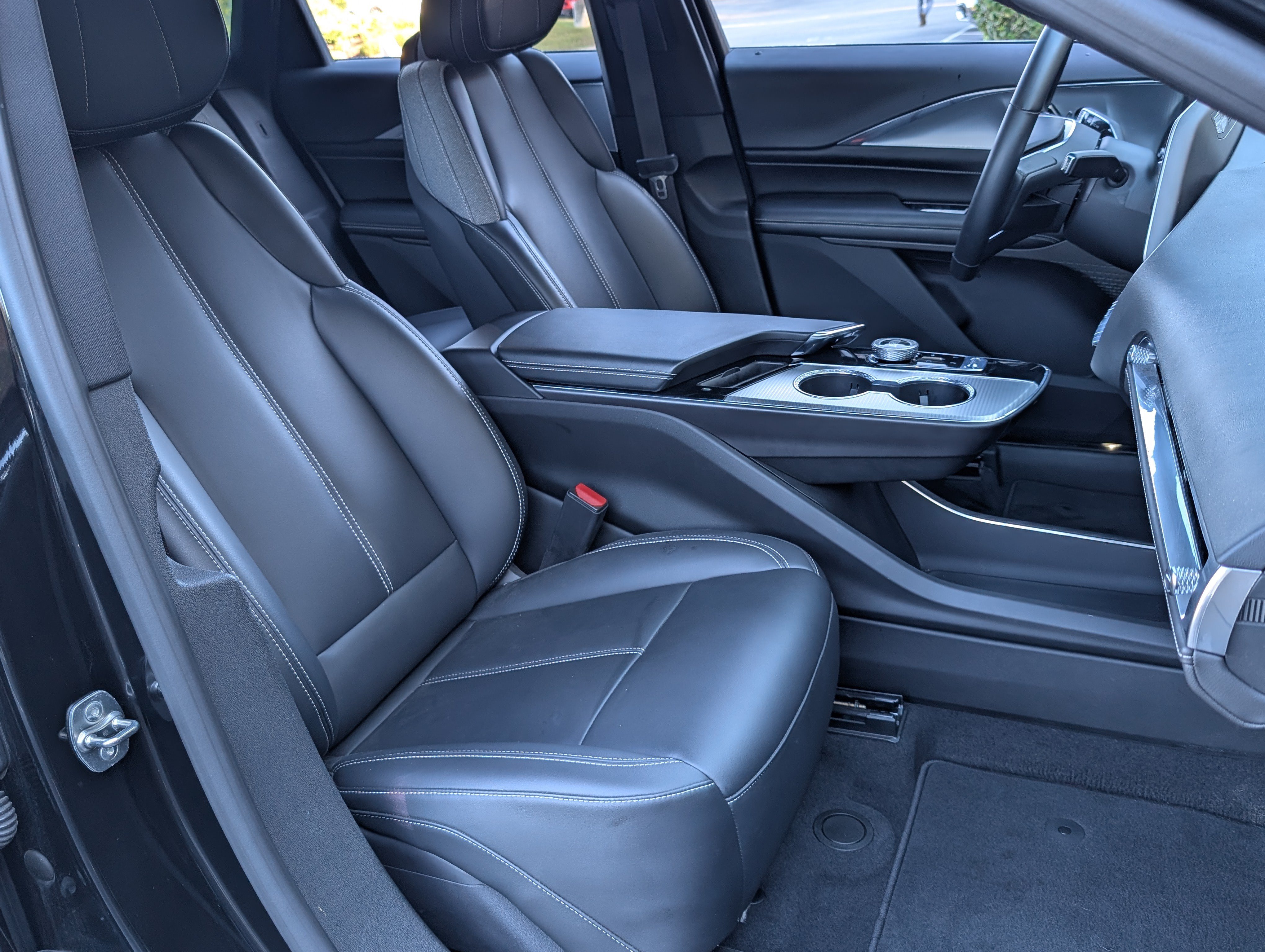 Used 2024 Cadillac Lyriq Tech w/ Driver Assist Package RWD image 21