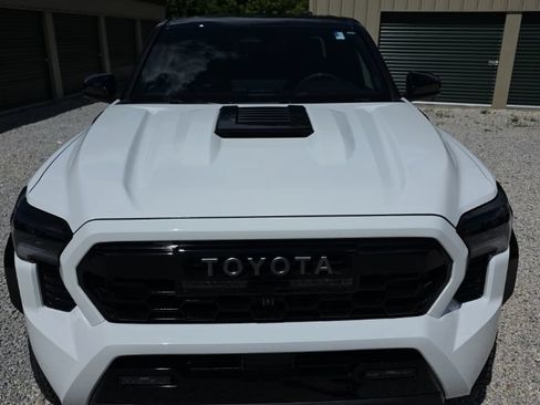Certified 2026 Toyota Tacoma TRD Pro AWD/4WD image 9