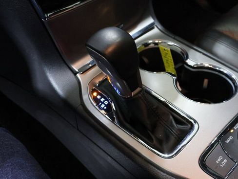 Certified 2021 Jeep Grand Cherokee Limited w/ Luxury Group II image 33