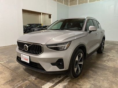 Used 2025 Volvo XC40 B5 Plus