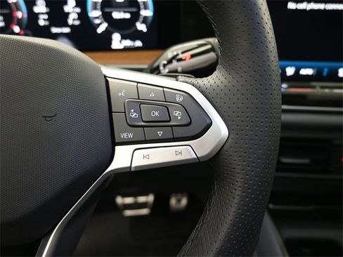 New 2026 Volkswagen Tiguan SEL R-Line image 2