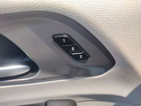 Used 2024 Chrysler Pacifica Touring-L FWD image 59
