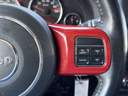 Used 2017 Jeep Wrangler Unlimited Rubicon AWD/4WD image 21